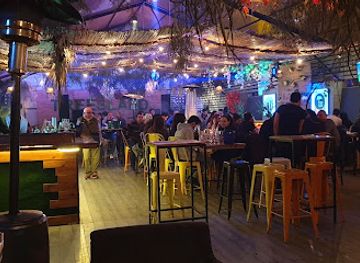 tunisia/sousse/port-el-kantaoui/bar/the-treesome