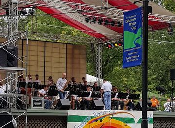 pennsylvania/delaware-water-gap-national-recreation-area/bar/delaware-water-gap-celebration