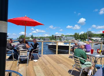 maine/somerset-county/bar/dockside-inn-and-tavern