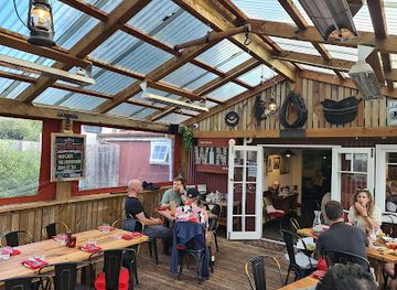 new-zealand/fiordland-national-park/bar/redcliff-restaurant-and-bar