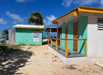 anguilla/shoal-bay-village/bar/elodias-beach-resort