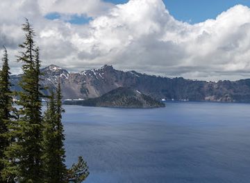 oregon/crater-lake-national-park/bar/phantom-ship-overlook
