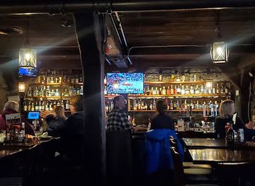 rhode-island/south-county/bar/carriage-inn