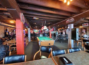 iowa/backbone-state-park/bar/the-big-house-eating-drinking-emporium