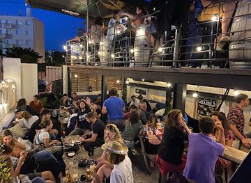 france/marseille-calanques/bar/connolly-s-corner