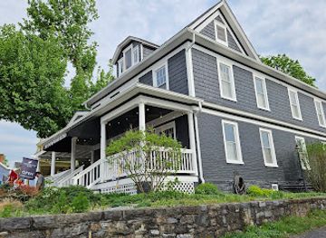 virginia/shenandoah-national-park/bar/chop-house-bistro