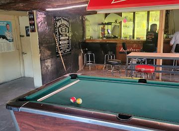 tennessee/west-tennessee/bar/the-fish-ponds