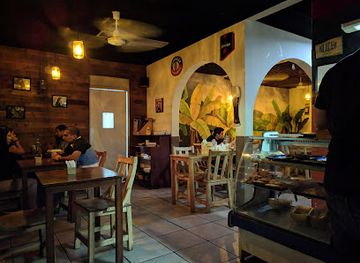 el-salvador/highlands/bar/rustico-burgers-bolengo-plaza