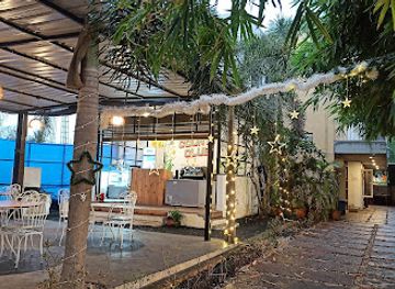 india/pondicherry/auroville/bar/county-club-cafe