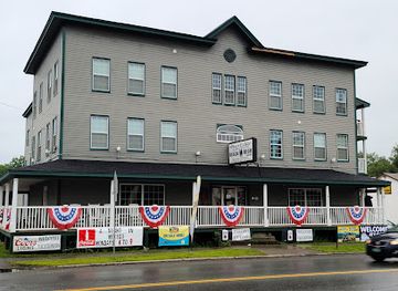 new-hampshire/great-north-woods/bar/black-bear-tavern