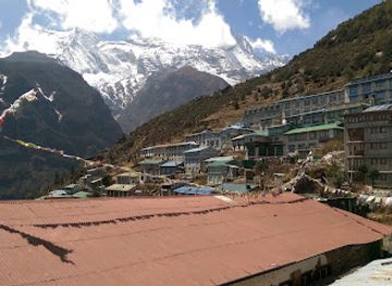 nepal/namche-bazaar/bar/cafe-nirvana