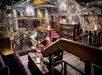 austria/kaisergebirge/bar/stollen-1930-weltweit-grosste-gin-bar