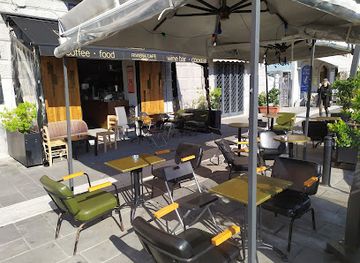 italy/naples/chiaia/bar/riviera-cafe-lounge-music-wine-bar