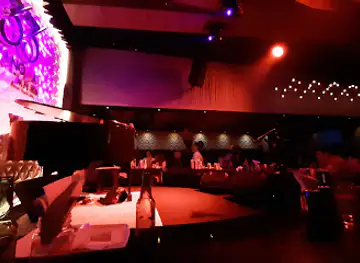 33 piano bar Minerva