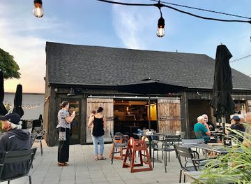 rhode-island/watch-hill/bar/cinder-restaurant