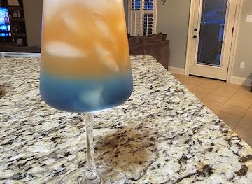 louisiana/lake-maurepas/bar/eazie-pour-bartending