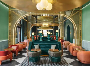 hungary/budapest/andrassy-avenue/bar/w-lounge