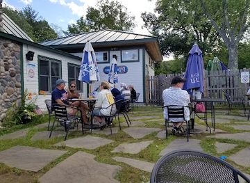 vermont/molly-falls-state-park/bar/paddlers-pub