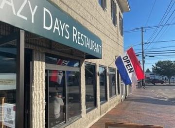 maine/old-orchard-beach/bar/lazy-days-restaurant