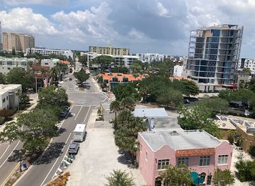 florida/sarasota-beaches/bar/perspective-rooftop-pool-bar