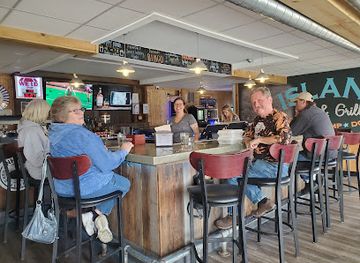 wisconsin/northern-highland/bar/island-bar-grill