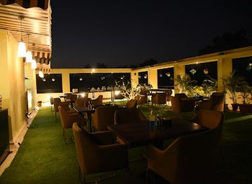 india/nashik/old-nashik/bar/red-chillys-levels