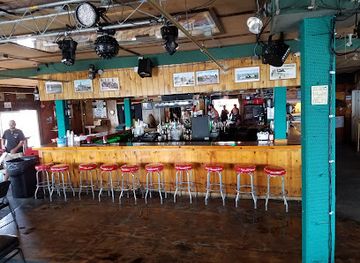 maine/old-orchard-beach/bar/pier-patio-pub