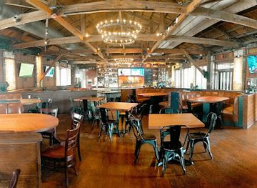 south-carolina/charleston-area-beaches/bar/bay-street-biergarten