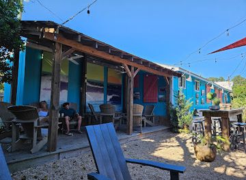 north-carolina/wrightsville-beach/bar/lighthouse-beer-wine