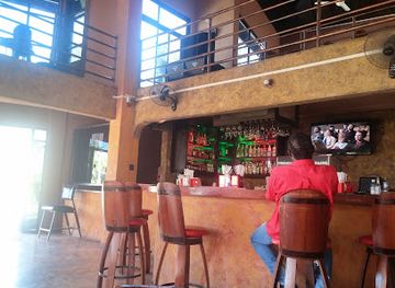 jamaica/montego-bay/bar/mackie-s-sports-bar-grill