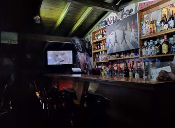 colombia/medellin/envigado/bar/yesterday-video-bar