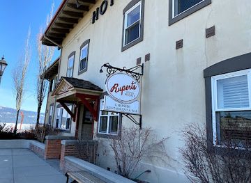 idaho/ponderosa-state-park/bar/rupert-s-restaurant