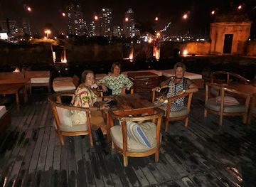 colombia/cartagena/getsemani/bar/casa-de-la-cerveza