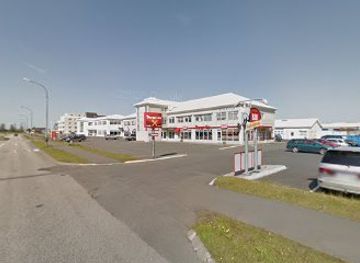 iceland/hafnarfjordur/bar/paint-iceland