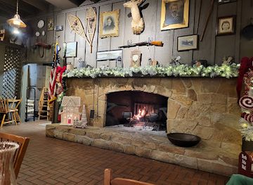 illinois/starved-rock-state-park/bar/cracker-barrel-old-country-store