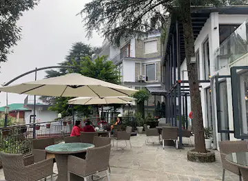 Piano restaurant & wine bar
