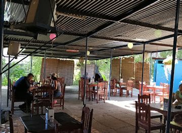 nicaragua/granada-plains/bar/la-frontera