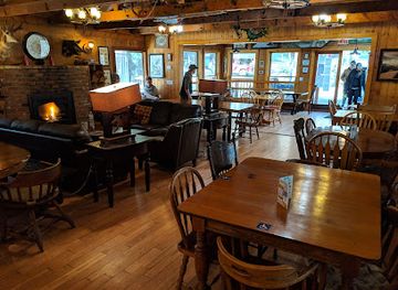 california/yosemite-village/bar/june-bug-cafe