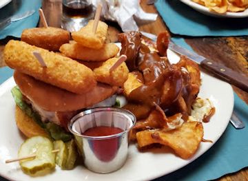 massachusetts/mohawk-trail-state-forest/bar/pine-brook-pub-boards-bites-brews