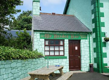 ireland/giant-s-causeway/bar/mcbrides-bar