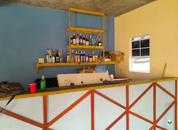 saint-kitts-and-nevis/cayon/bar/dee-dee-s-bar