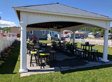 michigan/pictured-rocks-national-lakeshore/bar/pictured-rocks-pizza