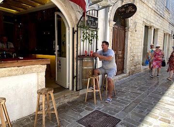 montenegro/budva-riviera/bar/rakija-wine-bar