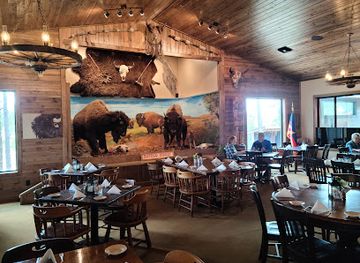 arizona/white-mountains/bar/buffalo-bill-s-tavern-museum