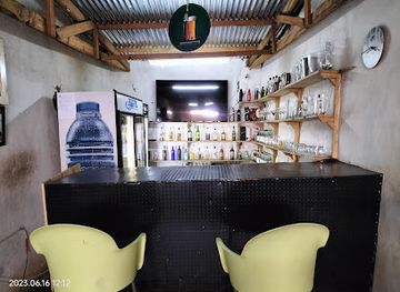 malawi/nkhata-bay/bar/q-bar-bayside-liquor