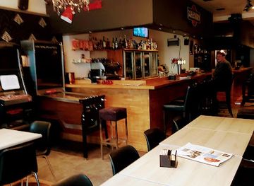 belgium/antwerp/eilandje/bar/cafe-sur-l-eau