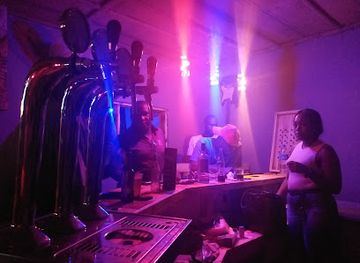 tanzania/mwanza/bar/chicken-run-bar-and-grill