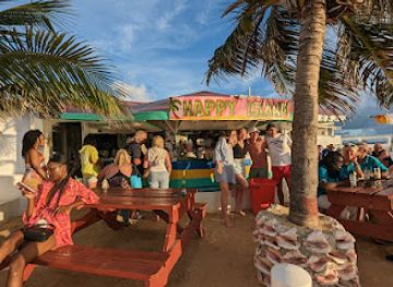 saint-vincent-and-the-grenadines/palm-island/bar/happy-island