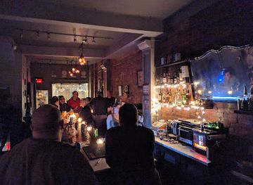 canada/western-canada/bar/the-grand-trunk