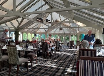 united-kingdom/buckinghamshire/bar/the-three-oaks